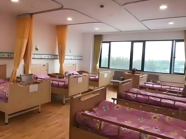 专访导演饶晓志：对《万里归途》满意和骄傲